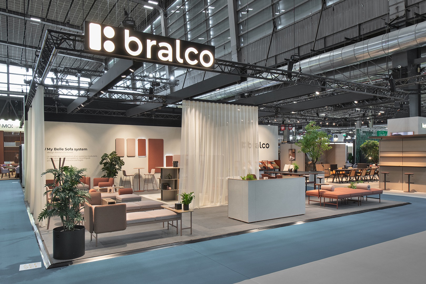Showroom de mobilier de bureau design et solutions d'agencement tertiaire à Genève